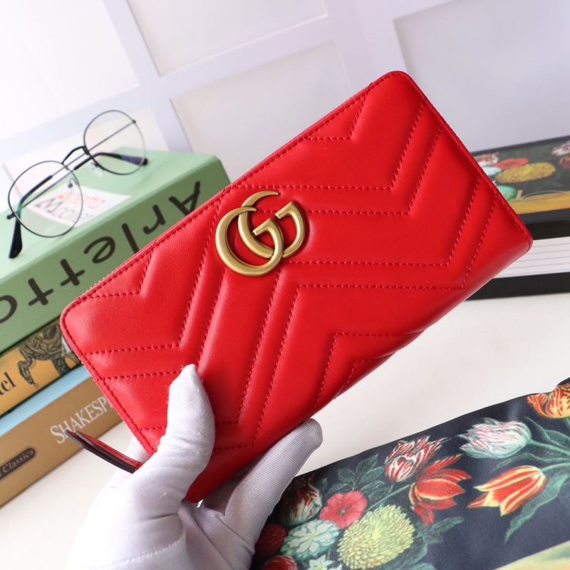 G*u*i wallets & purse